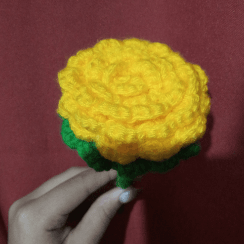Flores amarillas a crochet tulipanes y rosas