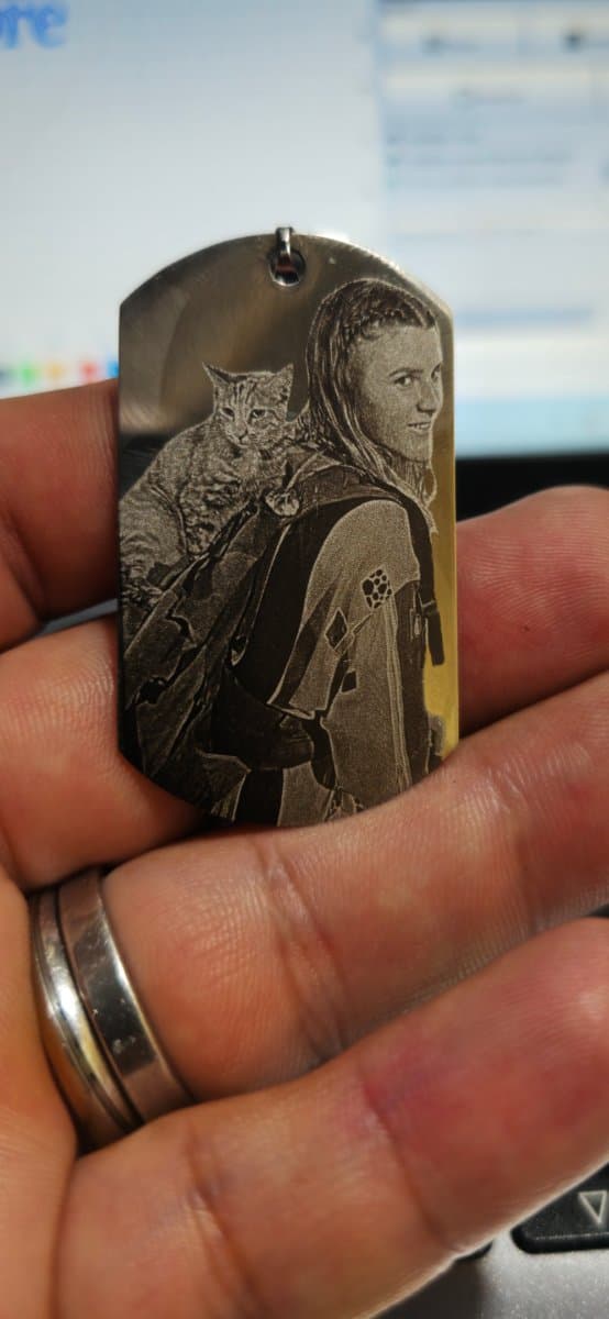 Dije de acero quirúrgico